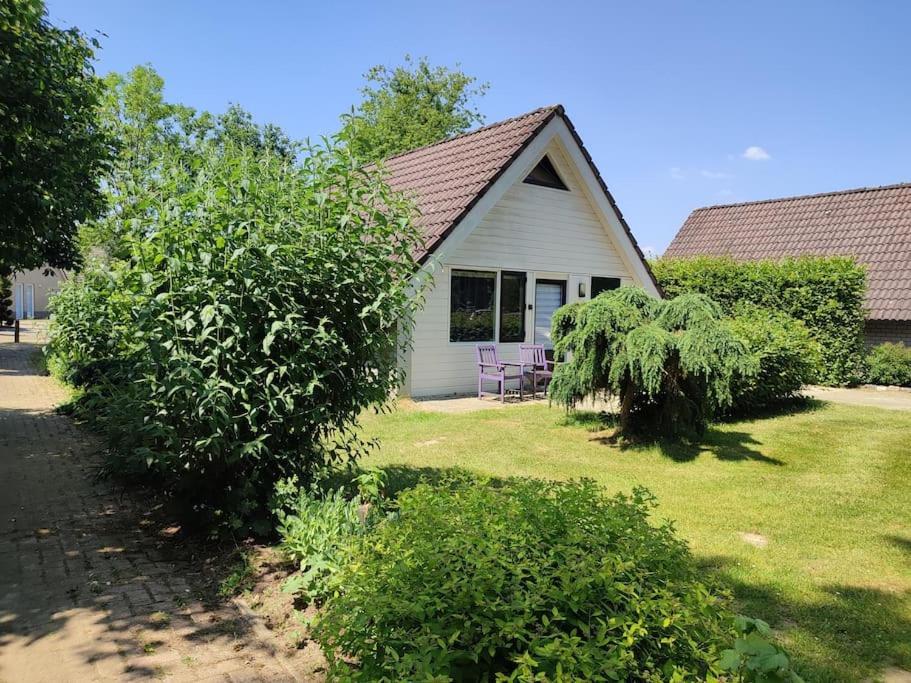 Vrijstaande Recreatiebungalow Met Slaapvide Posterholt Exterior photo