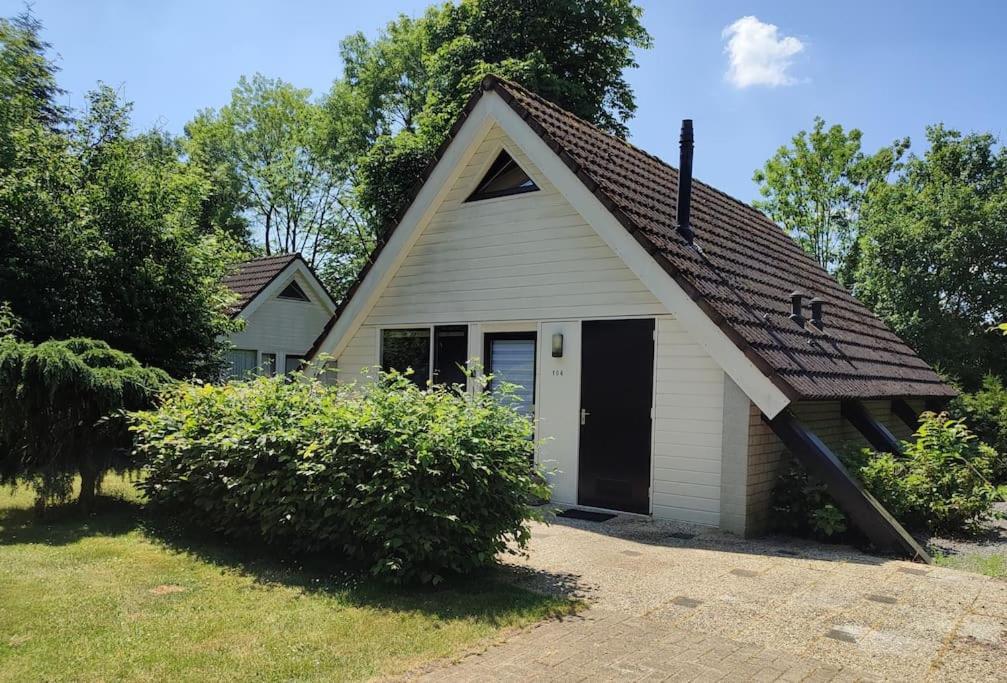 Vrijstaande Recreatiebungalow Met Slaapvide Posterholt Exterior photo